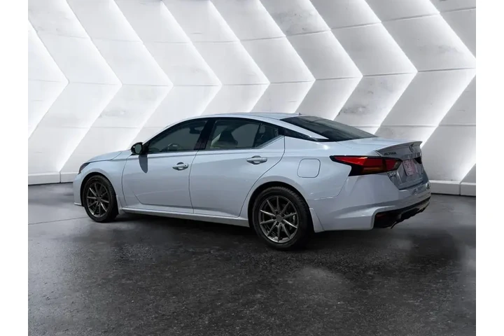 $25991 : Nissan Altima 2024 2.0 SR 4d image 6