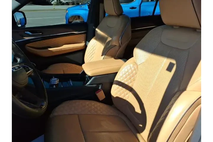 Jeep Grand Cherokee L 2022 4 image 8