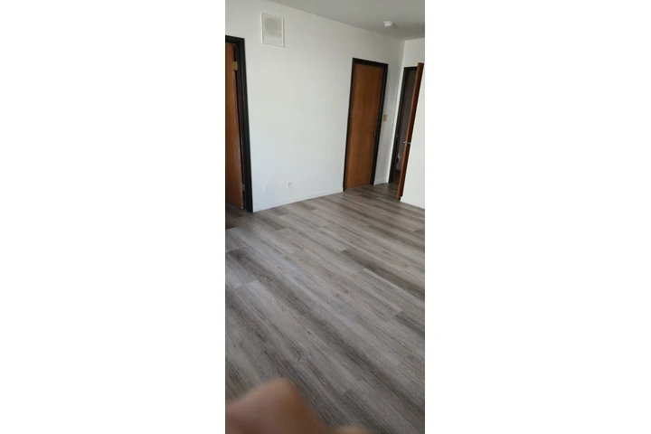 $1200 : Cuarto de renta image 2