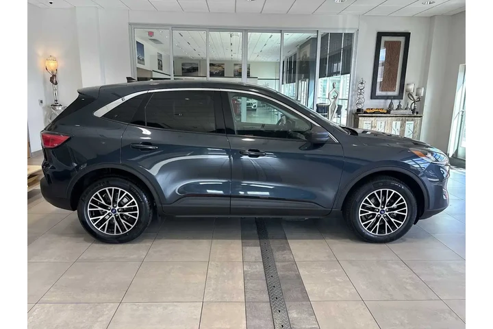 $18643 : Ford Escape Plug-In Hybrid 2 image 2