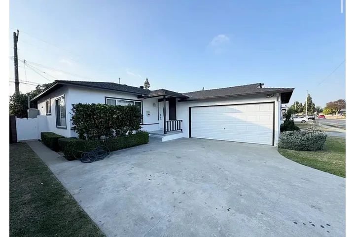 $2050 : 🎗️Move-In Ready🚧 image 1