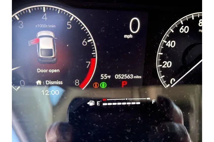 $21683 : Honda Civic 2024 LX 4dr Hatc image 2