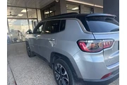 $21994 : Jeep Compass 2023 4x4 High A thumbnail