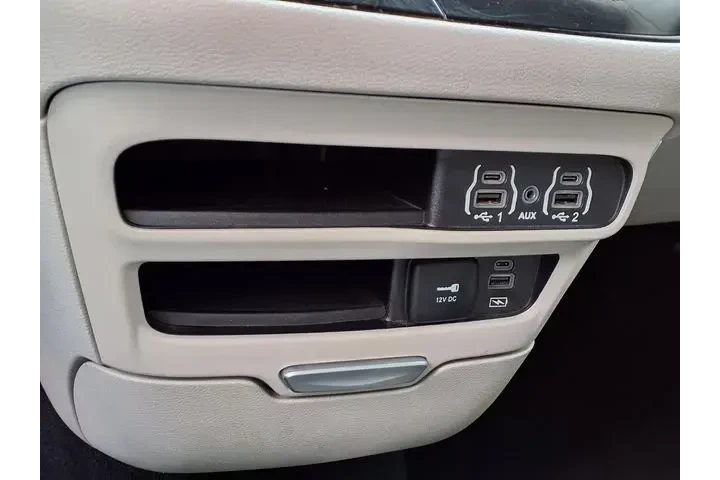 $17999 : Chrysler Pacifica 2022 Touri image 9