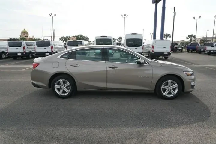 $19995 : Chevrolet Malibu 2024 LT 4dr image 4