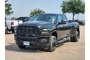 Ram 3500 2025 4x4 Big Horn 4 thumbnail