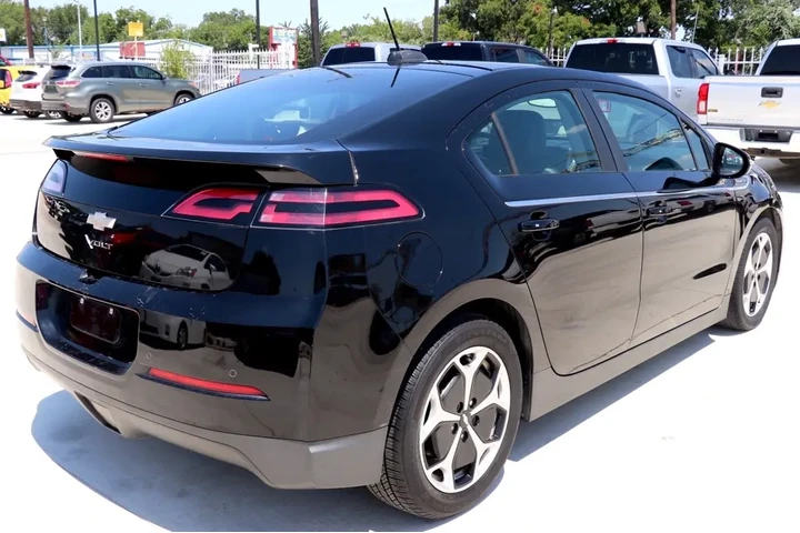 2015 Volt image 4