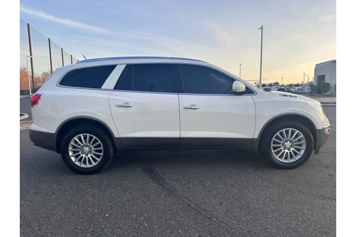 $9500 : 2008 Enclave CXL image 6