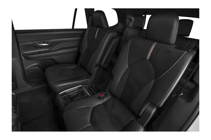 $63990 : 2026 Grand Highlander Hybrid image 9