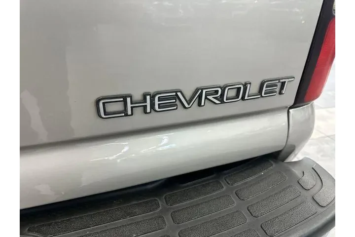 $7000 : Chevrolet Suburban 2004 1500 image 7