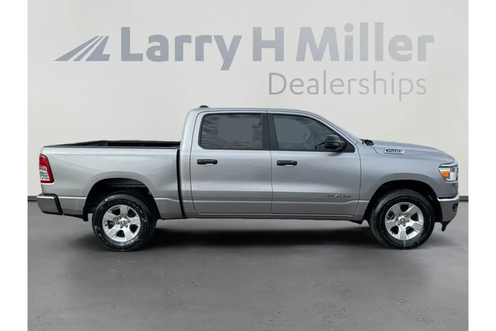 $37327 : Ram 1500 2024 4x2 Big Horn 4 image 6