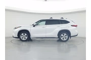 $31998 : Toyota Highlander 2023 L 4dr thumbnail