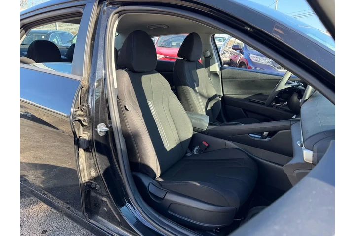 $21987 : Hyundai ELANTRA 2022 SEL 4dr image 7