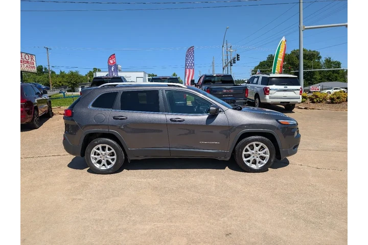 $12995 : 2018 Cherokee image 4