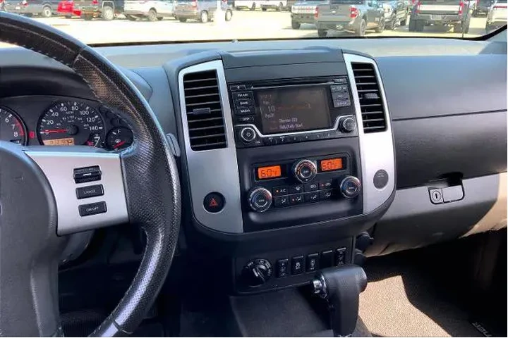 $18913 : Nissan Frontier 2016 4x4 PRO image 7