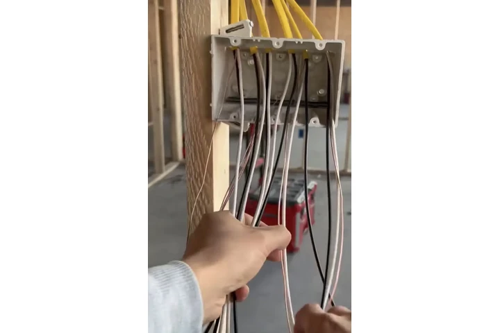 ELECTRICIAN IN ORANGE 24HRS image 1