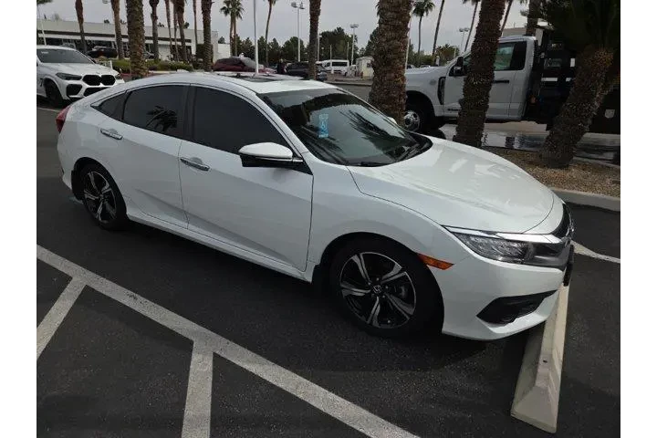 $18298 : Honda Civic 2016 Touring 4dr image 3