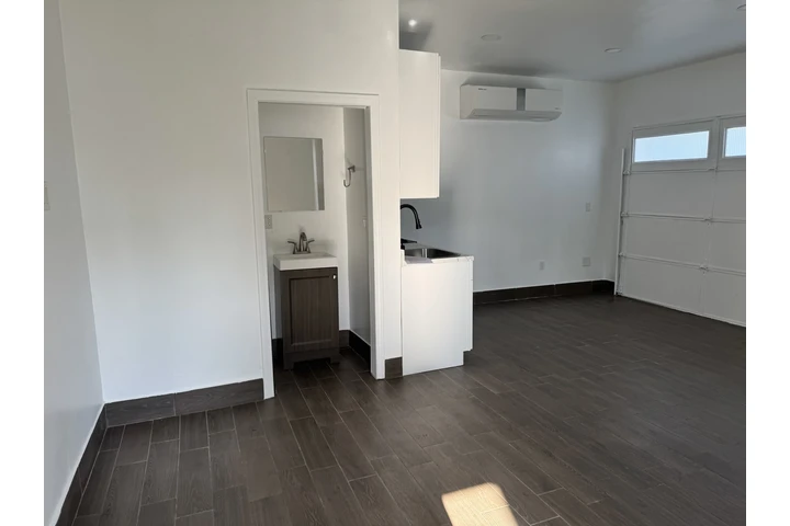 $1500 : RENTO-ESTUDIO Downey image 4