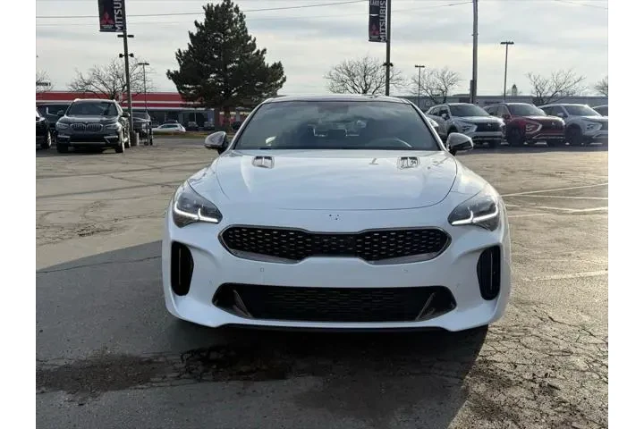 $21844 : Kia Stinger 2020 GT2 4dr Sed image 2