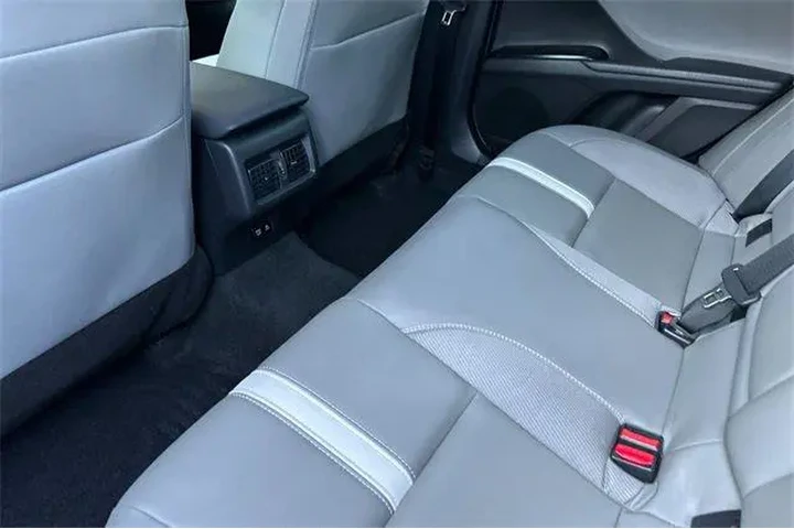 $28714 : Toyota Camry 2025 SE 4dr Sed image 9