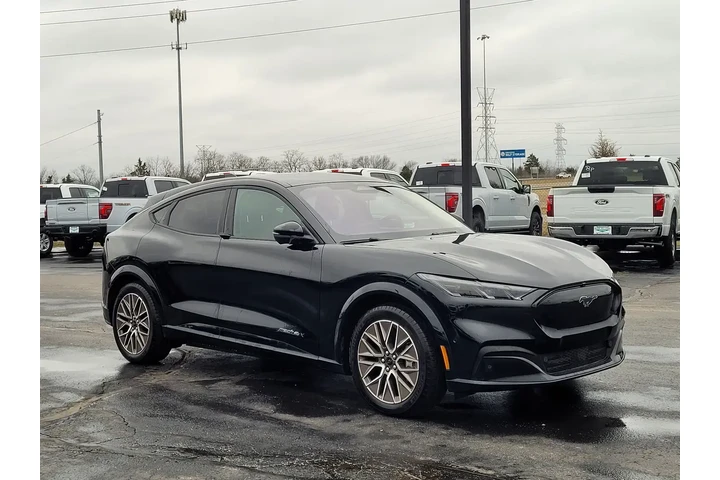 $32597 : Ford Mustang Mach-E 2024 AWD image 1