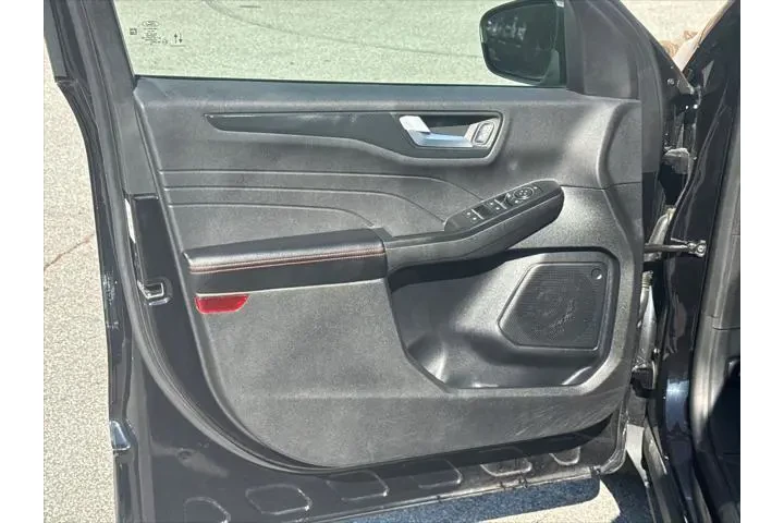 $20720 : Ford Escape 2025 ST-Line 4dr image 10