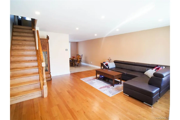 $1088000 : CASA EN VENTA GRAN OPORTUNIDAD image 2