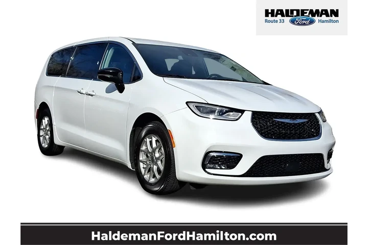 $27995 : Chrysler Pacifica 2024 Touri image 1