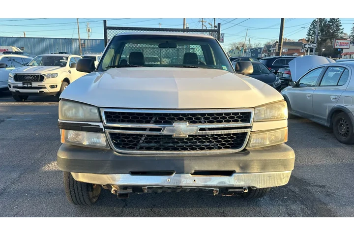 $6495 : 2006 Silverado 2500HD image 2