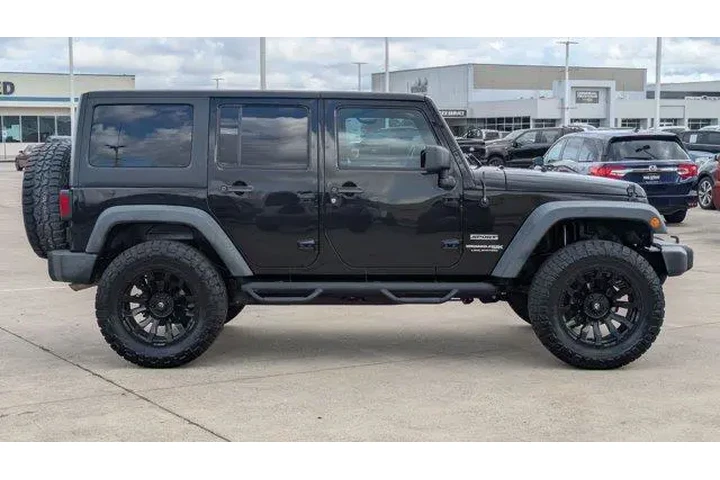 $20495 : Jeep Wrangler JK Unlimited 2 image 2
