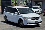 $13888 : 2017 Grand Caravan thumbnail