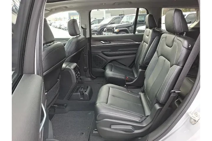 $38598 : Jeep Grand Cherokee L 2024 4 image 10