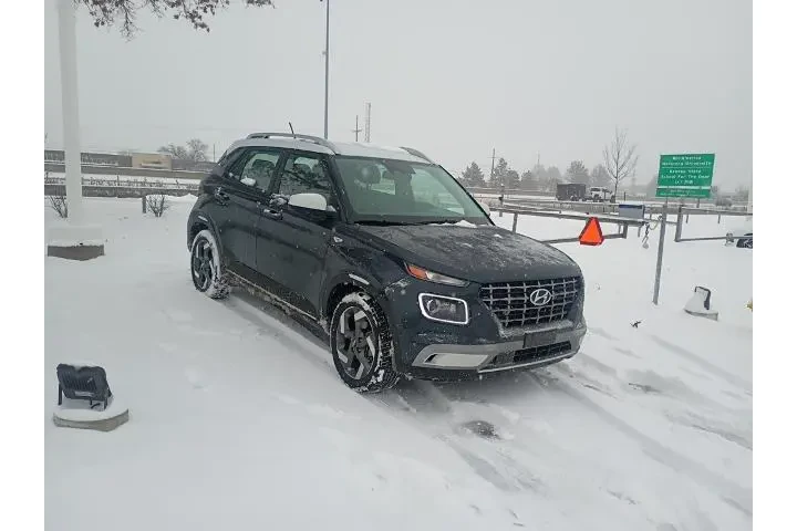 $22343 : Hyundai VENUE 2024 Limited 4 image 2