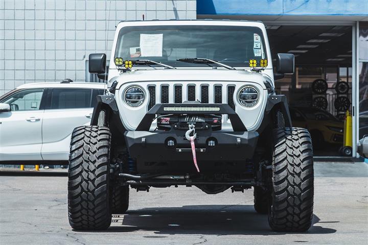 2020 Wrangler Unlimited Sport image 9