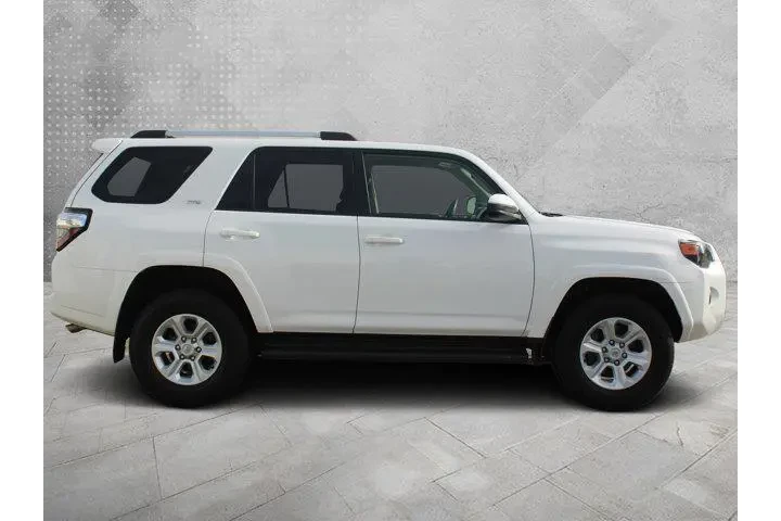 $37598 : Toyota 4Runner 2023 4x4 SR5 image 2