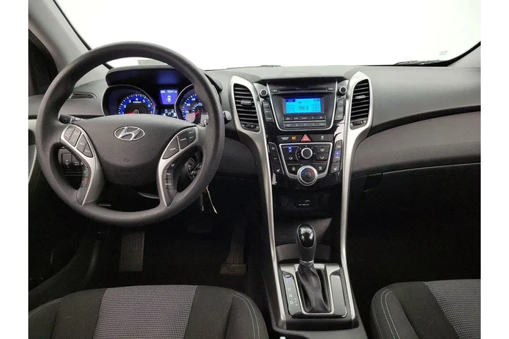 $11998 : Hyundai ELANTRA GT 2016 4dr image 9