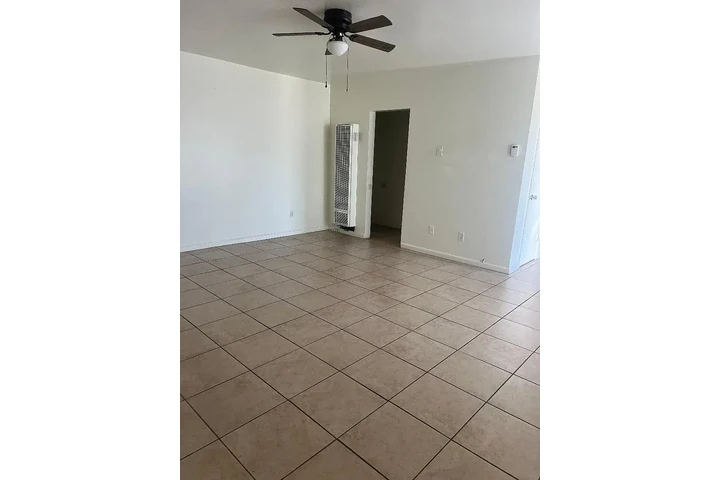 $1400 : Downey 3 & 2 Available image 2