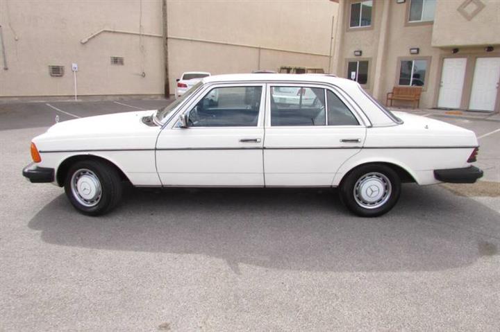 $8995 : 1981 Mercedes-Benz 240-Class image 4