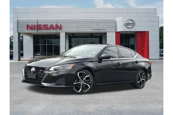$18103 : Nissan Altima 2023 2.5 SR 4d image 1