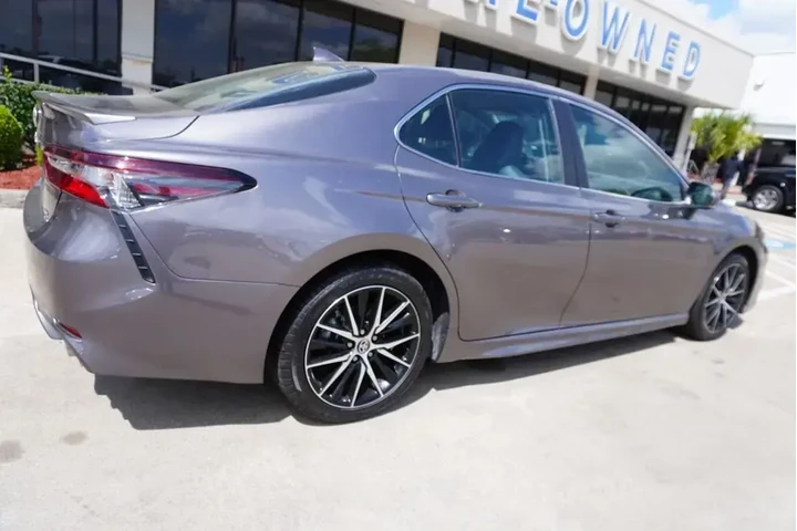 $27988 : Toyota Camry 2024 AWD SE 4dr image 6