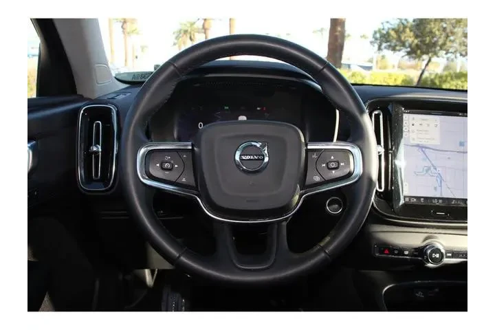 $27898 : Volvo XC40 2023 AWD B5 Plus image 3