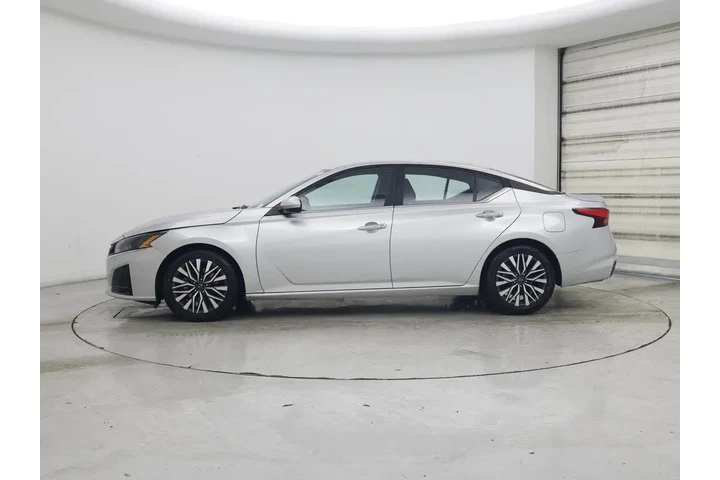 $18998 : Nissan Altima 2023 2.5 SV 4d image 3
