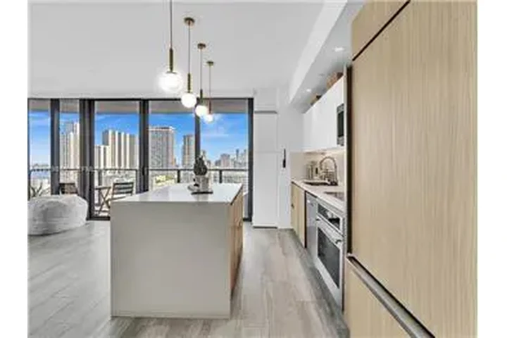 $8300 : Rental property with 2 bedro image 6