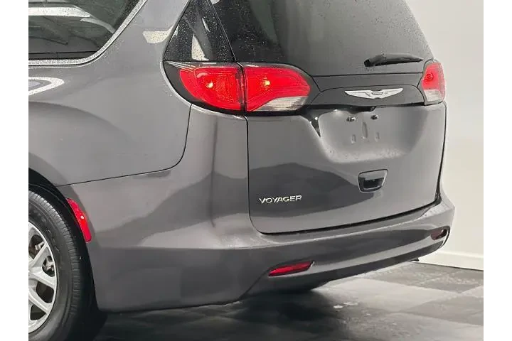 $22500 : Chrysler Voyager 2022 LX 4dr image 7