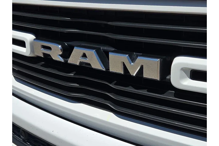 $37995 : Ram 1500 2023 4x2 Laramie 4d image 7