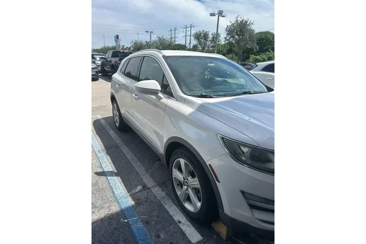 $12990 : Lincoln MKC 2017 Premiere 4d image 3