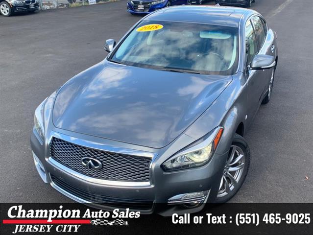 Used 2018 Q70 3.7 LUXE AWD fo image 3