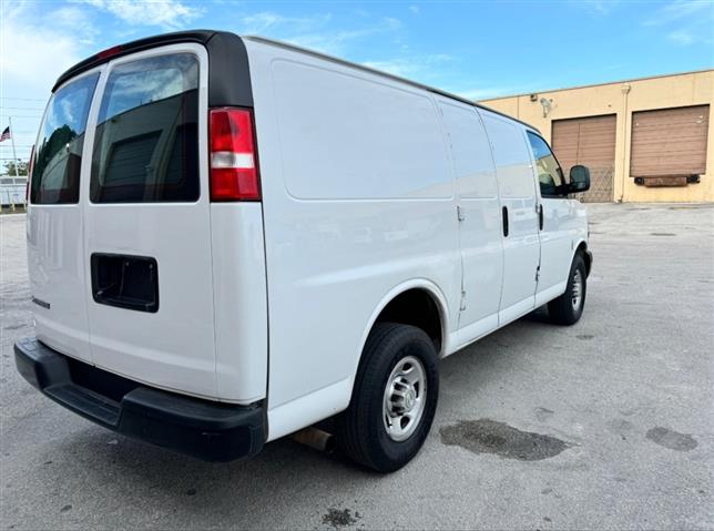 $16900 : 2019 Chevrolet Expréss image 5