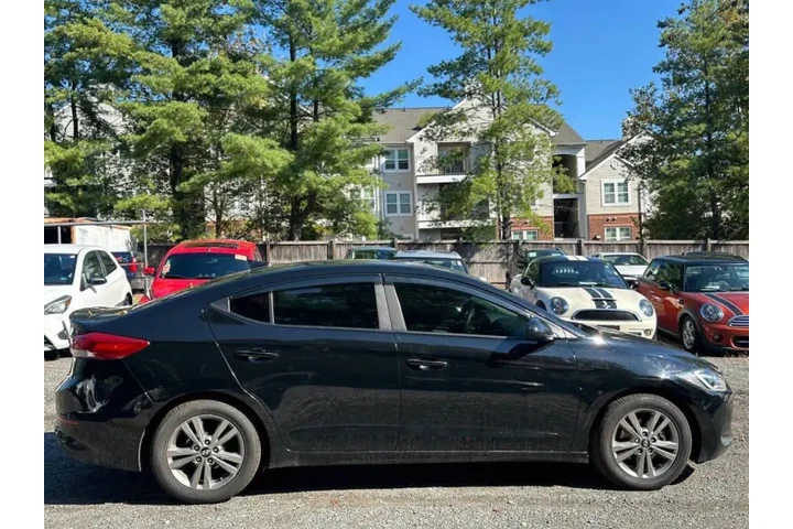 $4000 : 2017 Elantra image 9