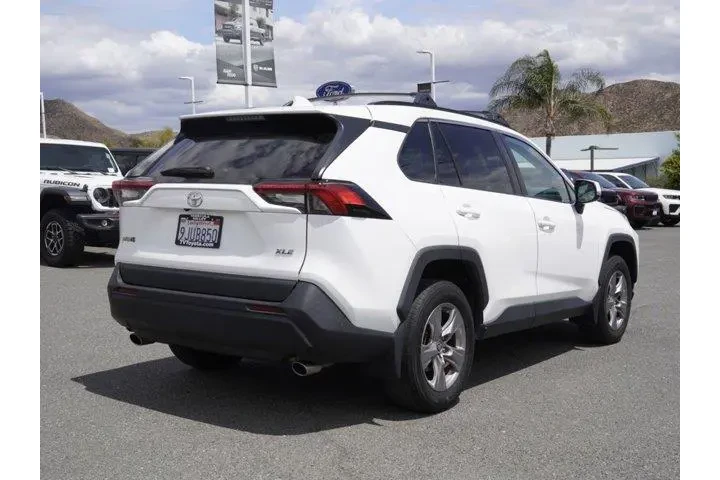 $30995 : Toyota RAV4 2023 XLE 4dr SUV image 3